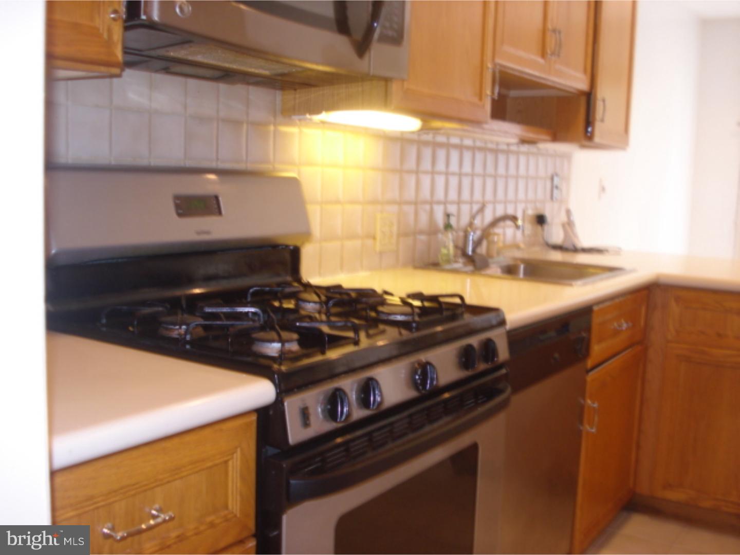 548 Ashbourne Road Cheltenham, PA 19012 - Photo 5 of 20 Kitchen