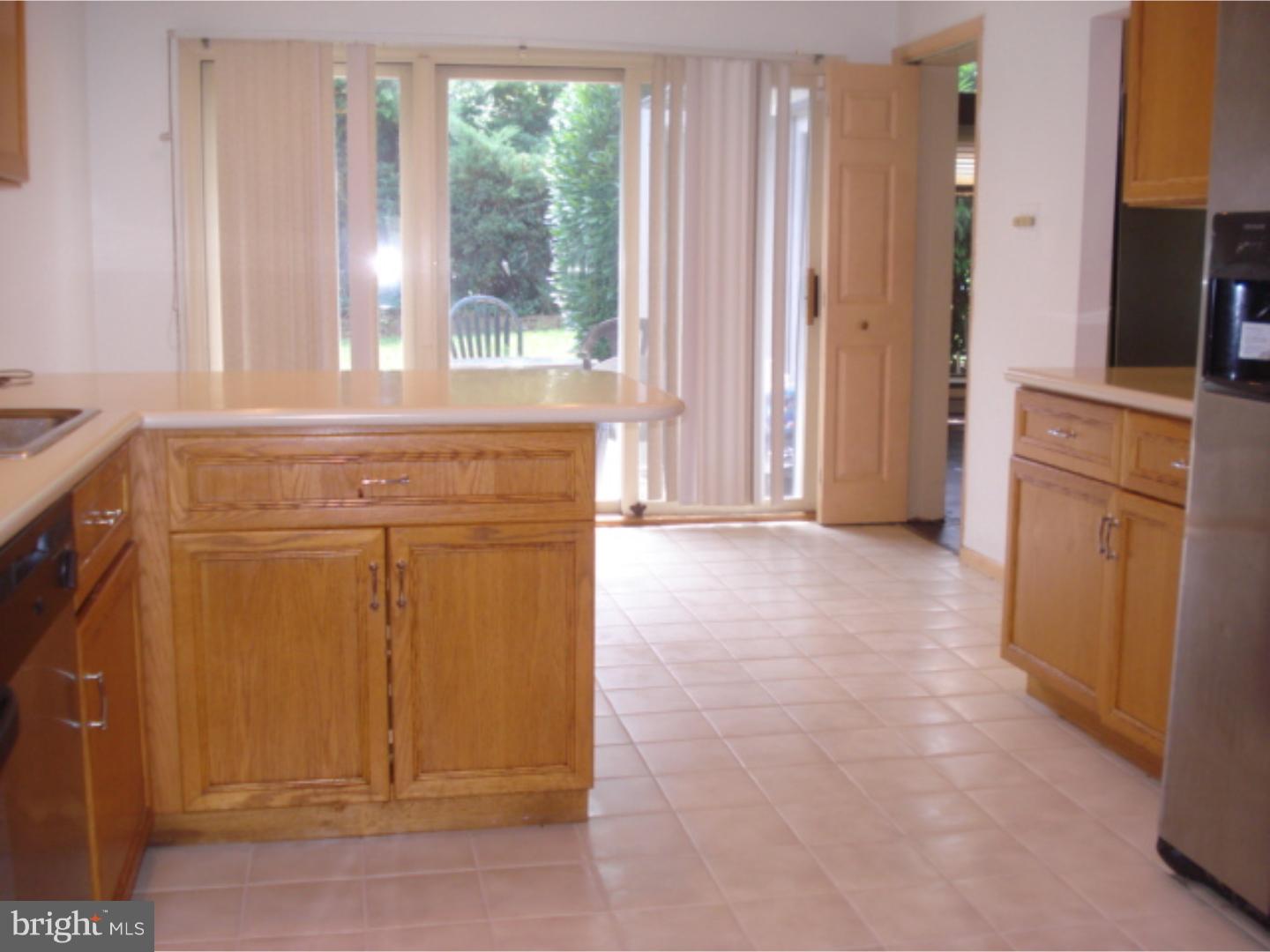 548 Ashbourne Road Cheltenham, PA 19012 - Photo 7 of 20