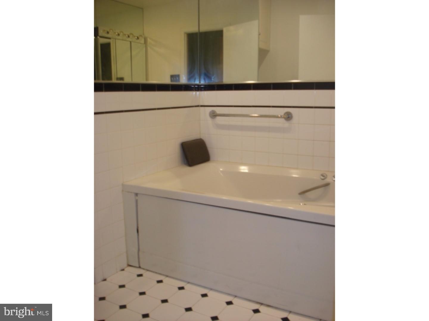 548 Ashbourne Road Cheltenham, PA 19012 - Photo 10 of 20