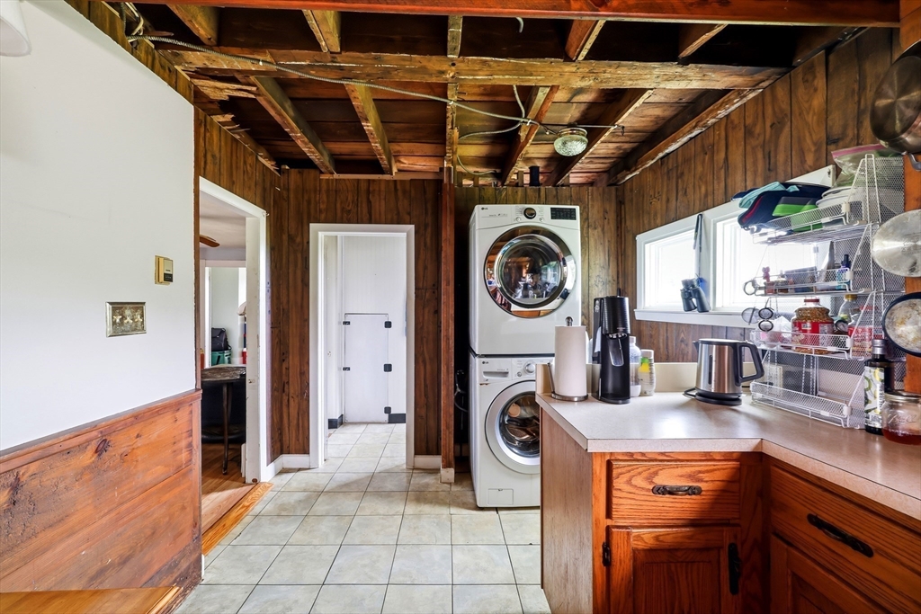 233 Ragged Hill Road West Brookfield, MA 01585 - Photo 13 of 42 a utility room with dryer and washer