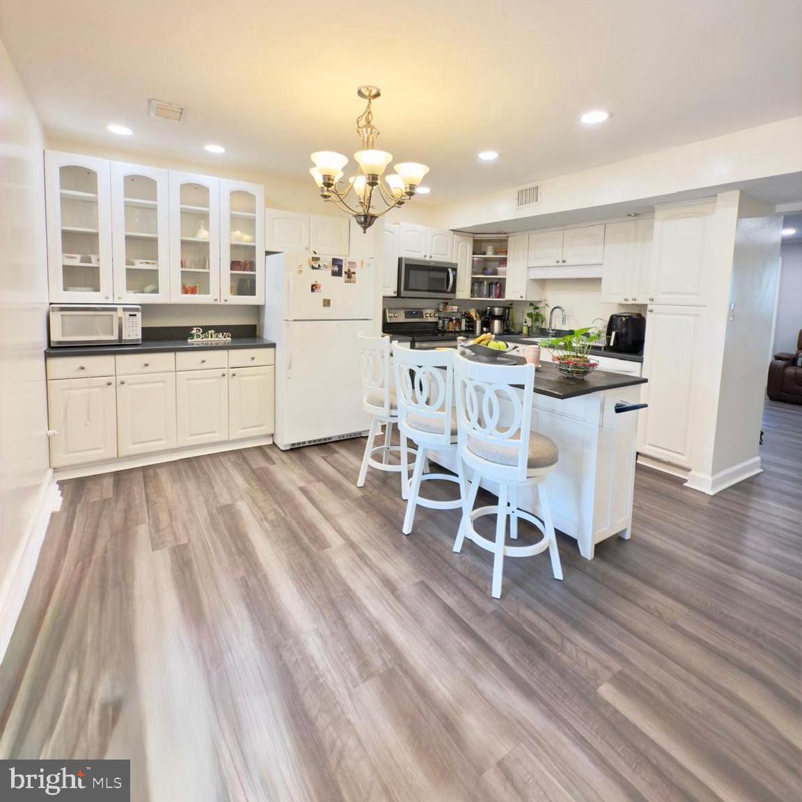 9913 Hampton Road Manassas, VA 20110 - Photo 5 of 18 Stunning Updated Kitchen