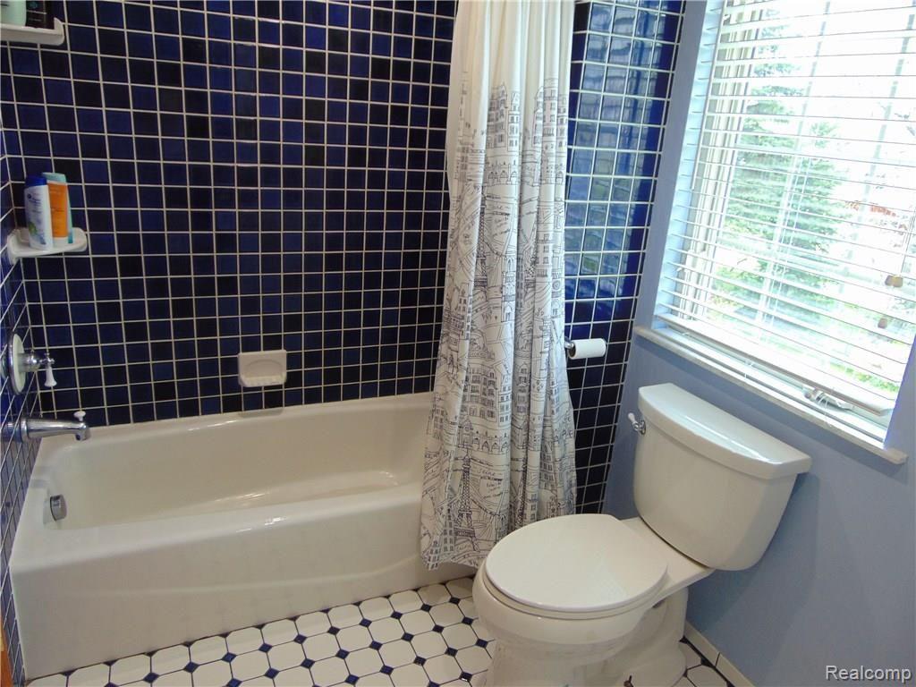 2700 Mohawk Lane Rochester Hills, MI 48306 - Photo 51 of 83