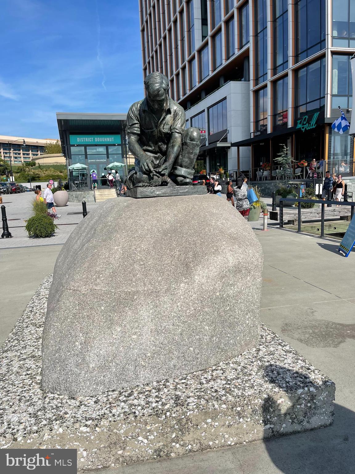 1425 4th Street Southwest, Unit A210 Washington, DC 20024 - Photo 40 of 43 a view of the street with cars