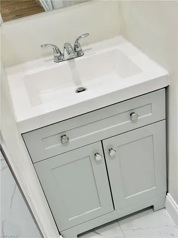 $1,500 | 826 Wiggins Pass Road, Unit 310, Naples, FL 34110