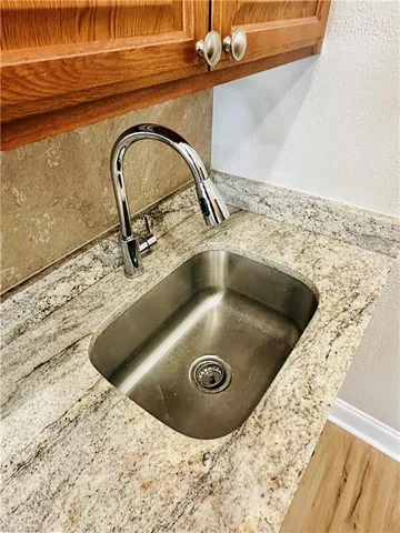 $1,500 | 826 Wiggins Pass Road, Unit 310, Naples, FL 34110