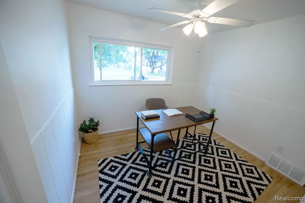 8220 Rivard Avenue Warren, MI 48089 - Photo 16 of 19