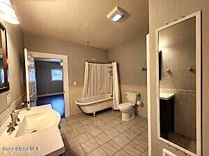 1 Kelly Alley Wallace, ID 83873 - Photo 11 of 23 Bathroom