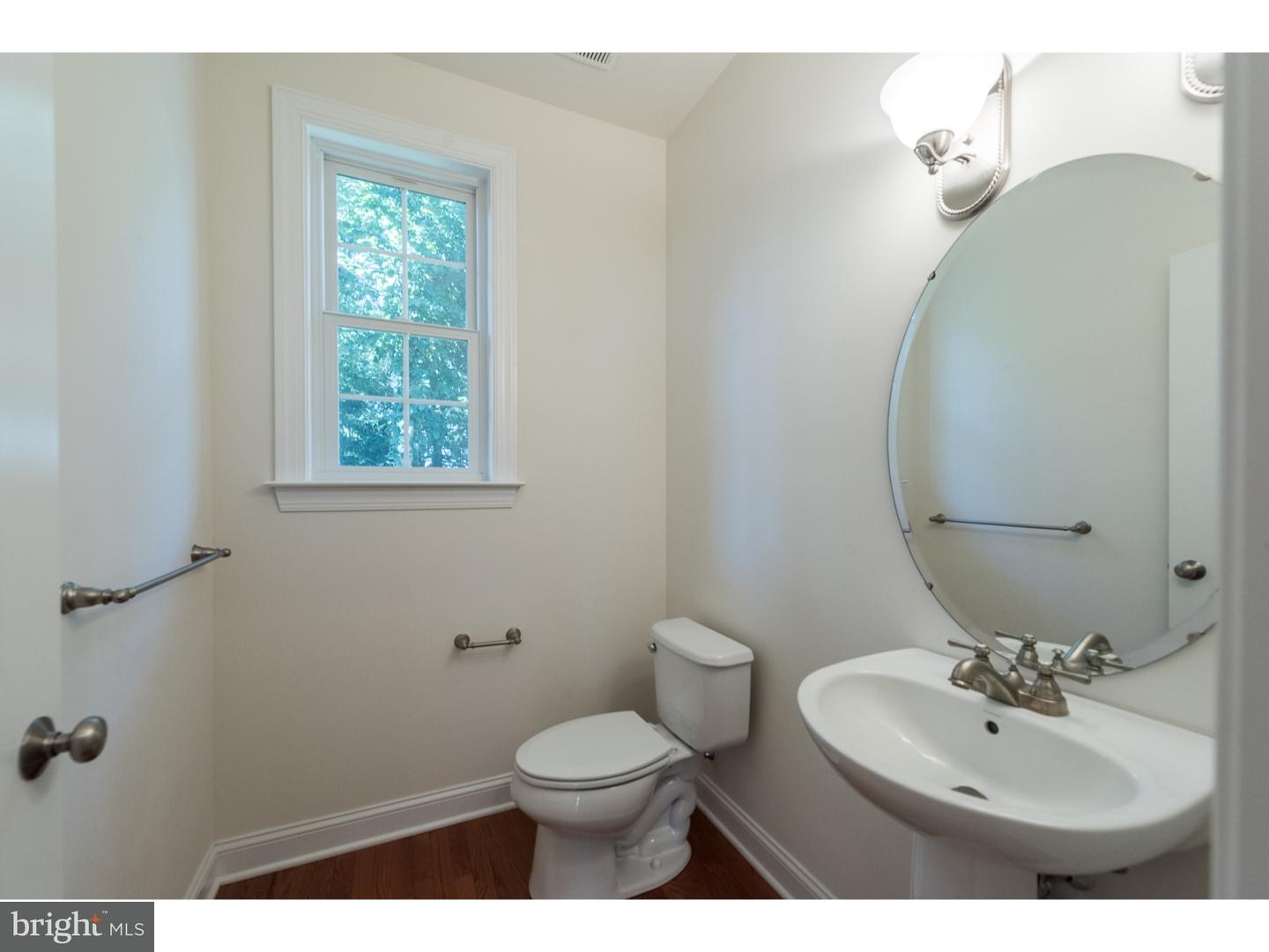 101 North Hillcrest Road Springfield, PA 19064 - Photo 9 of 21 Bathroom