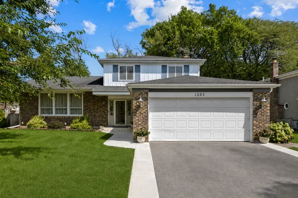 $649,999 | 1225 North Basswood Lane, Mount Prospect, IL 60056