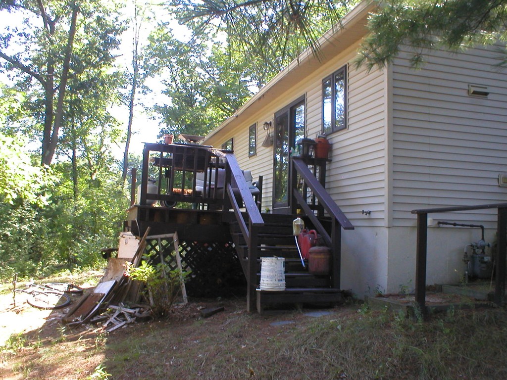48 Undine Circle Springfield, MA 01109 - Photo 2 of 12