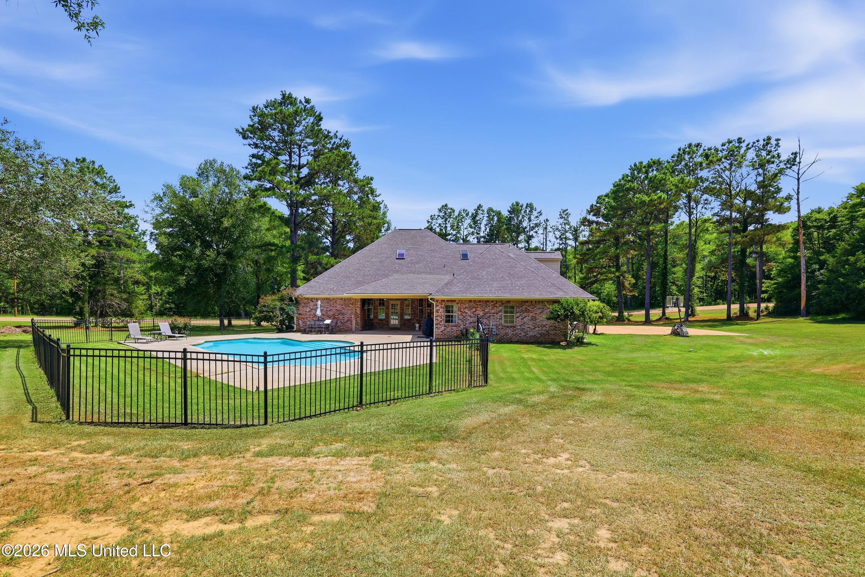 5570 Williamson Road Clinton, MS 39056 - Photo 10 of 47 46-5570 Williamson Rd _ Hometoursms.com