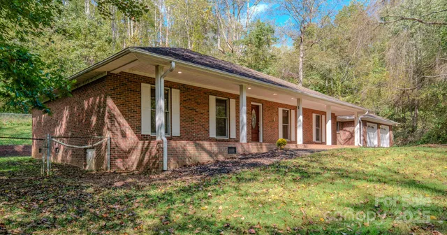$589,000 | 35 Byrd Road, Candler, NC 28715