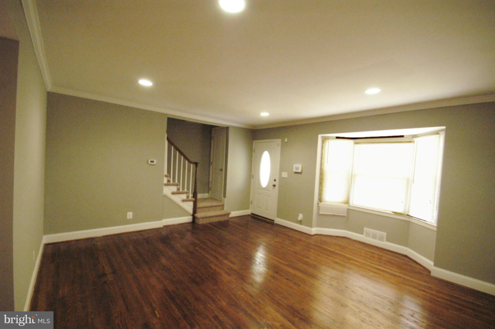 5812 Leith Walk Baltimore, MD 21239 - Photo 3 of 25 Living Room