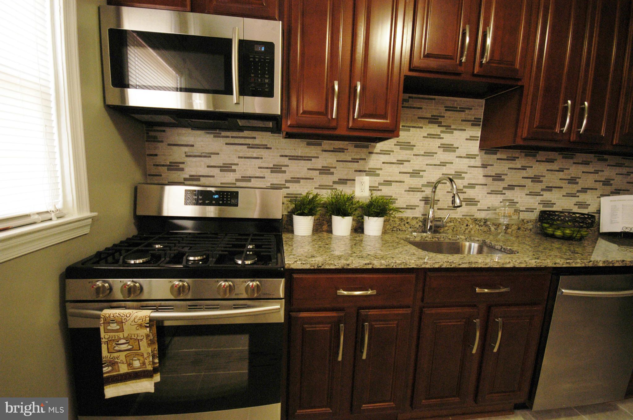 5812 Leith Walk Baltimore, MD 21239 - Photo 7 of 25 Kitchen