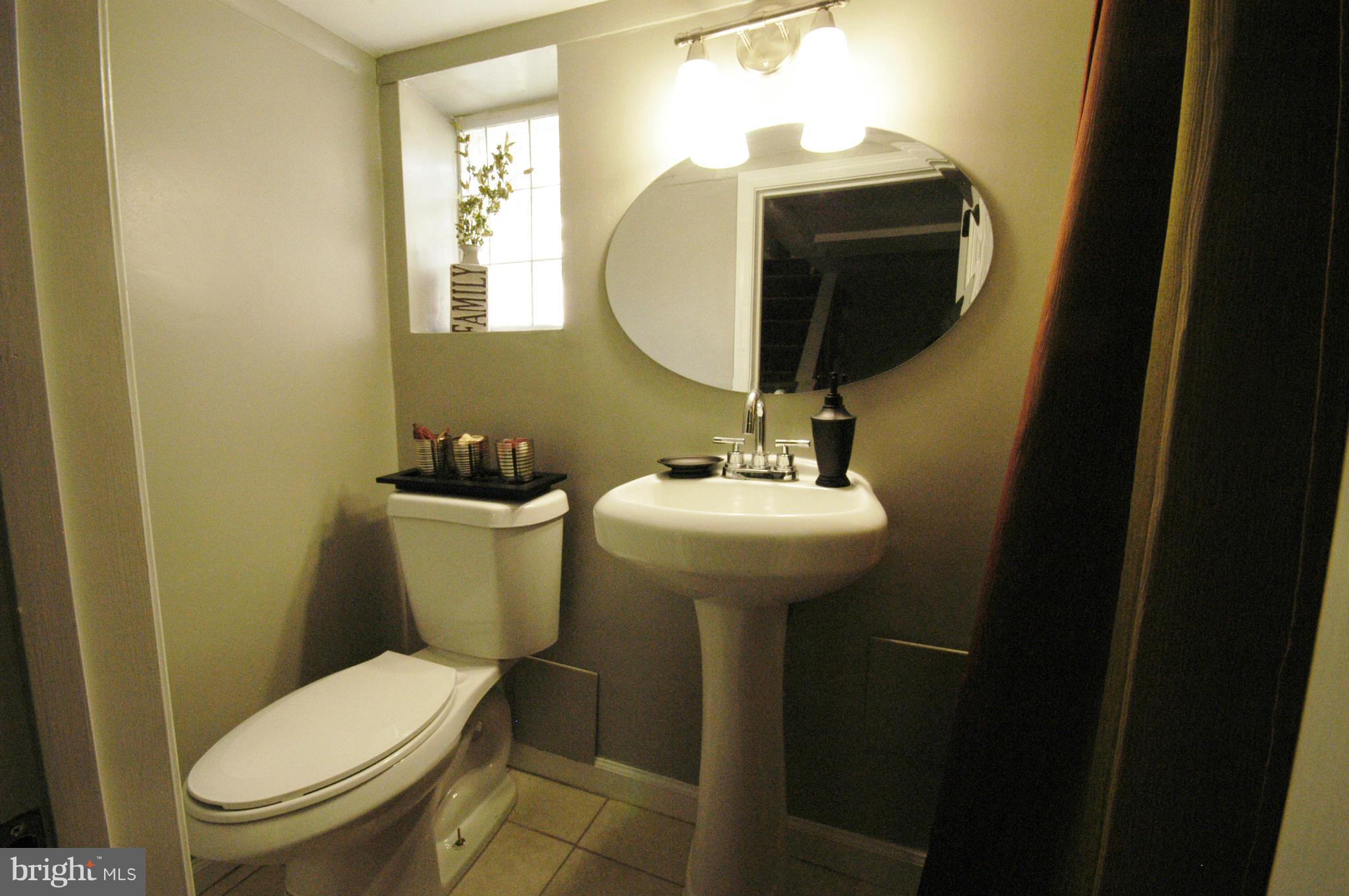 5812 Leith Walk Baltimore, MD 21239 - Photo 9 of 25 Bath