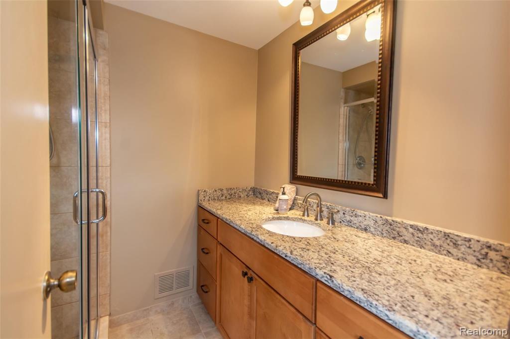1460 Deerhurst Lane Rochester Hills, MI 48307 - Photo 18 of 30