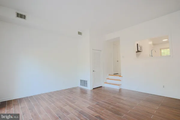 $2,550 | 8360 Forrester Boulevard, Unit 472, Springfield, VA 22152