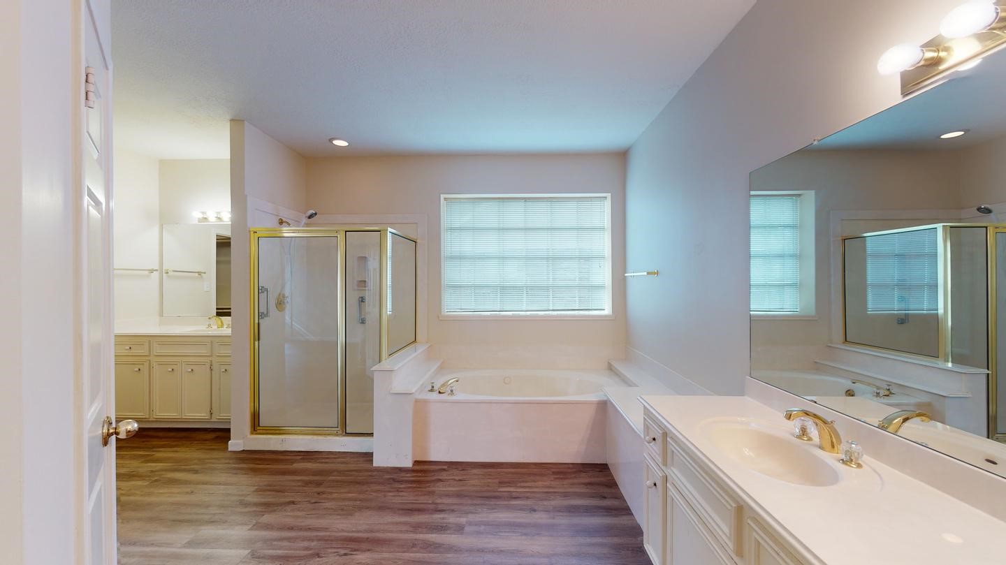 2731 Alderleaf Place Spring, TX 77388 - Photo 5 of 19 Primary Bath with his and hers sinks