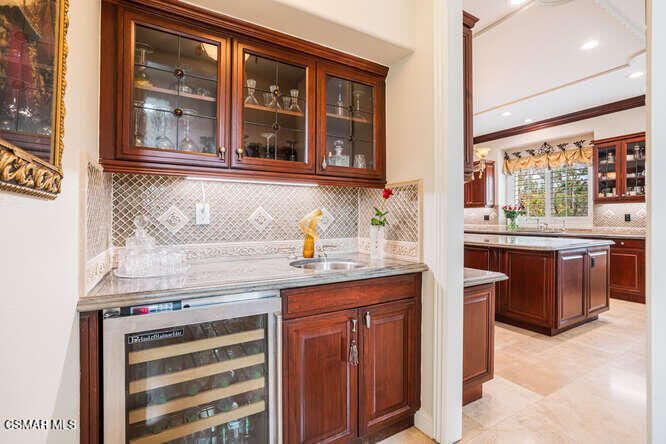 5326 Calarosa Ranch Road Camarillo, CA 93012 - Photo 15 of 83 Wet Bar