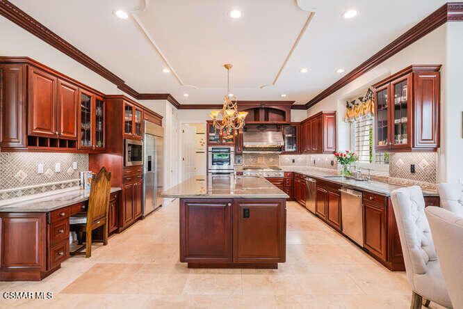 5326 Calarosa Ranch Road Camarillo, CA 93012 - Photo 17 of 83 5326 Calarosa Ranch Road
