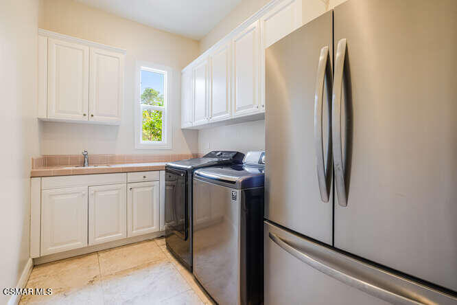 5326 Calarosa Ranch Road Camarillo, CA 93012 - Photo 34 of 83 Laundry Room