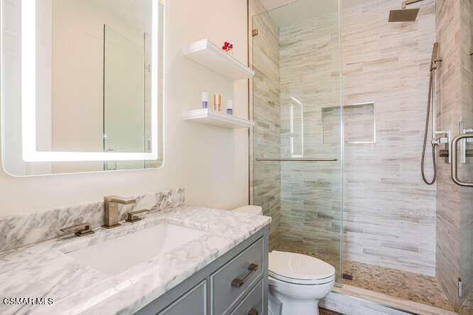 5326 Calarosa Ranch Road Camarillo, CA 93012 - Photo 46 of 83 Secondary Bathroom