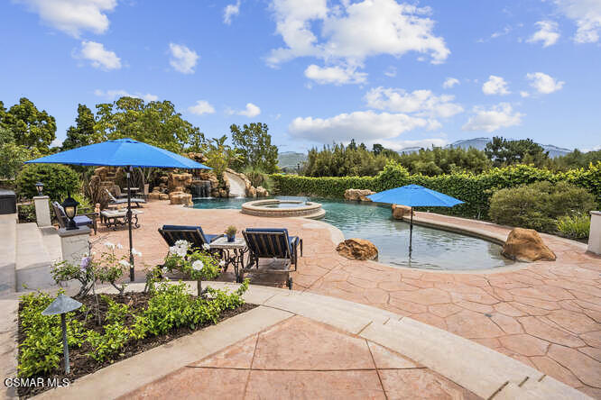 5326 Calarosa Ranch Road Camarillo, CA 93012 - Photo 59 of 83 Beach Entry Pool