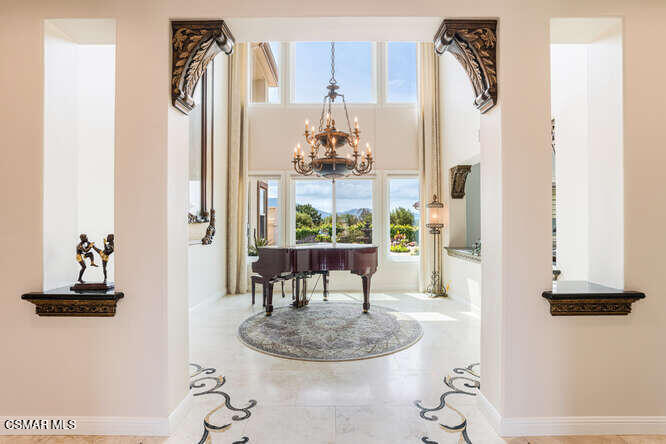 5326 Calarosa Ranch Road Camarillo, CA 93012 - Photo 10 of 83 5326 Calarosa Ranch Road