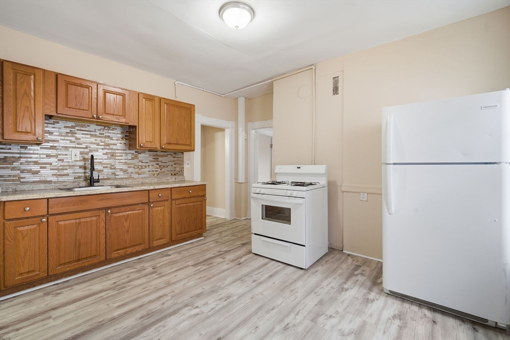201 Main Street Springfield, MA 01151 - Photo 6 of 31