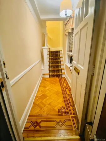 $3,450 | 69 Grand Avenue, Rockville Centre, NY 11570