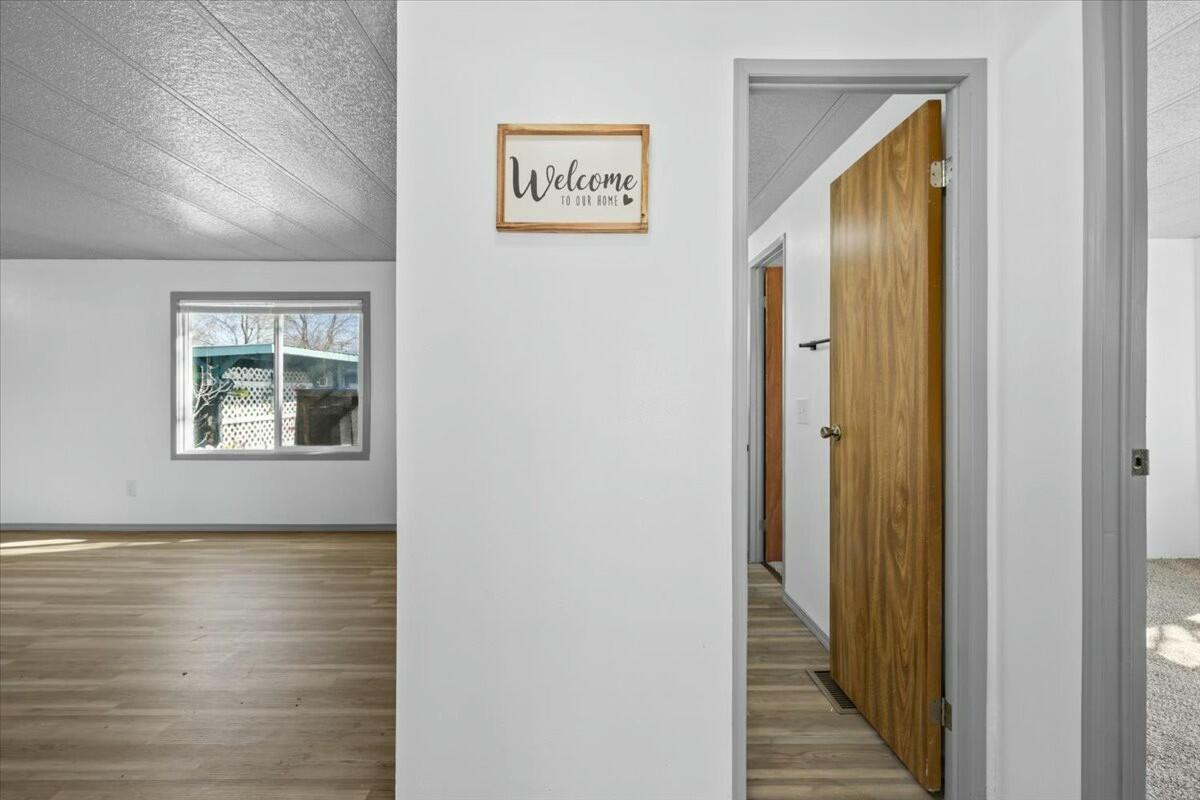 470 Old Highway 62, Unit 40 Eagle Point, OR 97524 - Photo 8 of 22 Primary entrance