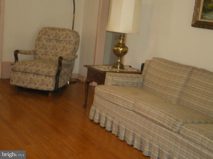 15 Hilltop Road Ewing, NJ 08638 - Photo 4 of 20 Living Room