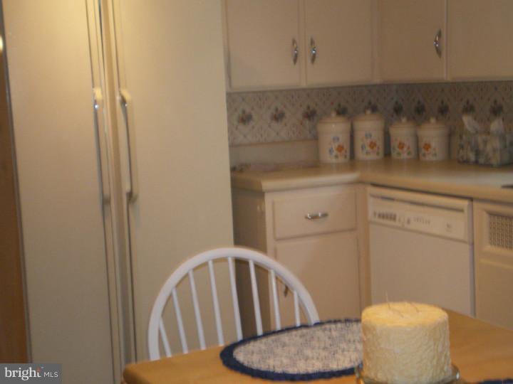 15 Hilltop Road Ewing, NJ 08638 - Photo 6 of 20 Kitchen