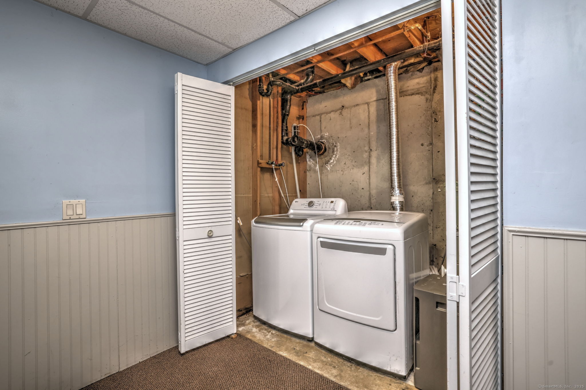 78 Hillside Drive Beacon Falls, CT 06403 - Photo 32 of 40 a utility room with dryer and washer