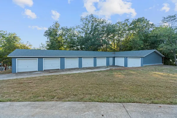 $1,700,000 | 583 Bell Point Road, Laceys Spring, AL 35754