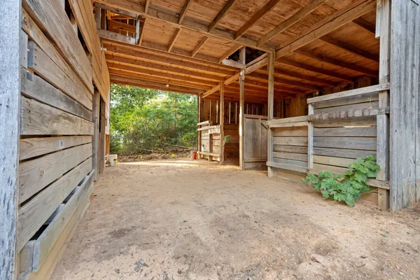 $1,700,000 | 583 Bell Point Road, Laceys Spring, AL 35754