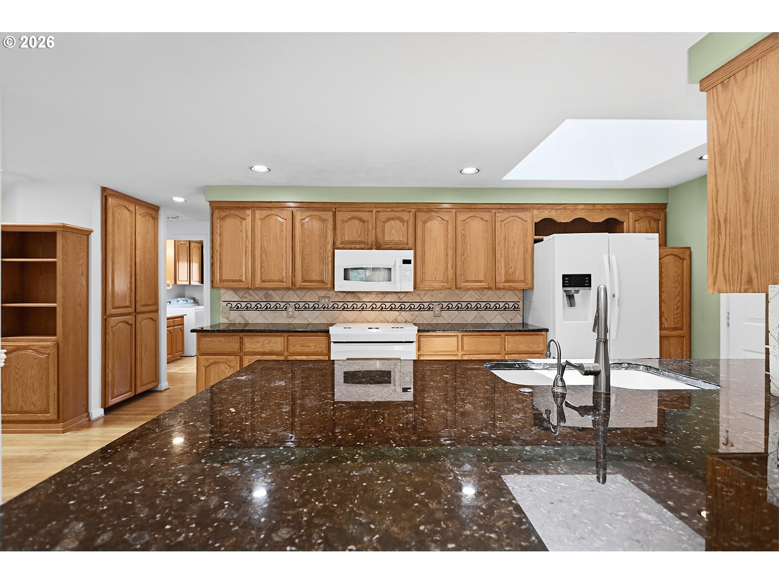 890 Hobbs Road Hood River, OR 97031 - Photo 10 of 44 Kitchen