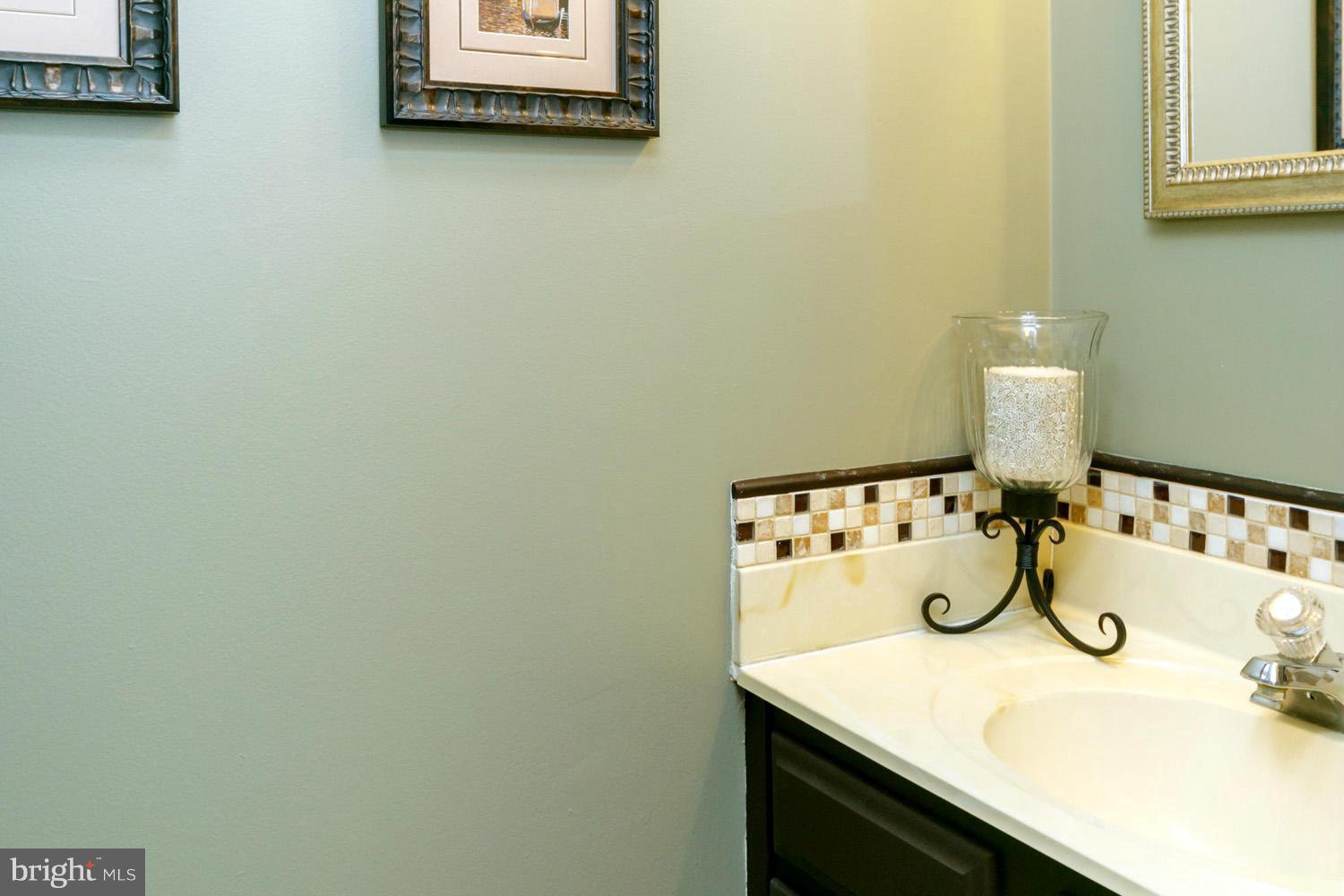 596 Quaker Ridge Court Arnold, MD 21012 - Photo 20 of 30 Convenient Main Level Guest / Half Bath