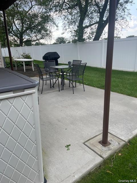 650 Newbridge Road, Unit 33 East Meadow, NY 11554 - Photo 10 of 12