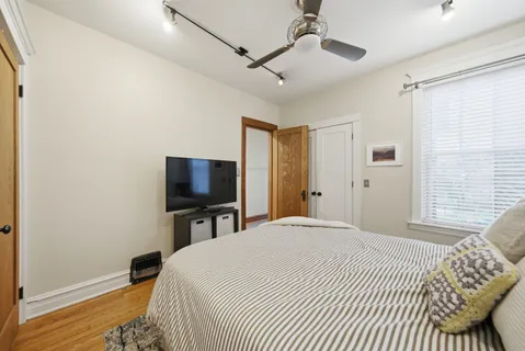 $875,000 | 1539 West Addison Street, Chicago, IL 60657
