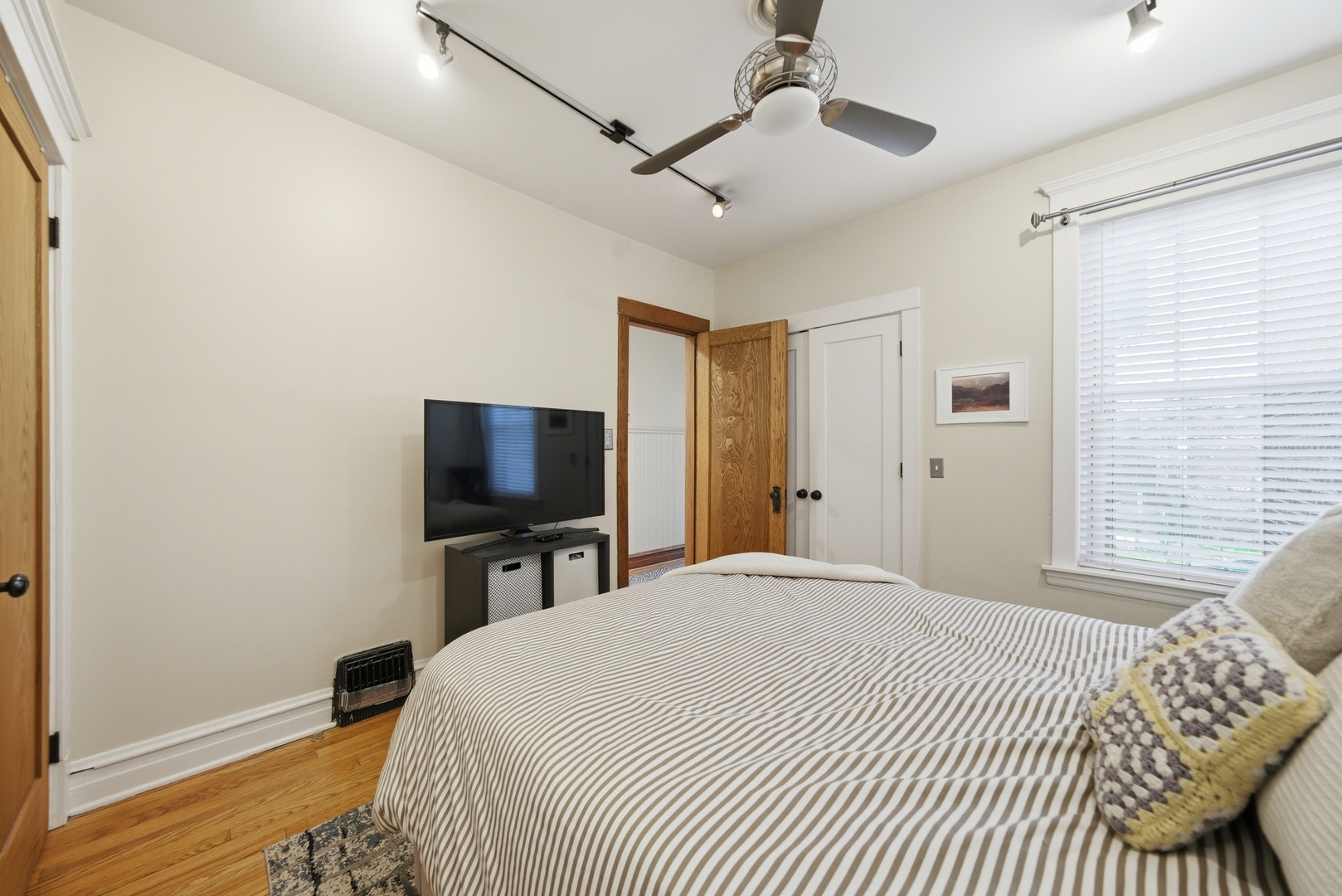 1539 West Addison Street Chicago, IL 60657 - Photo 25 of 40