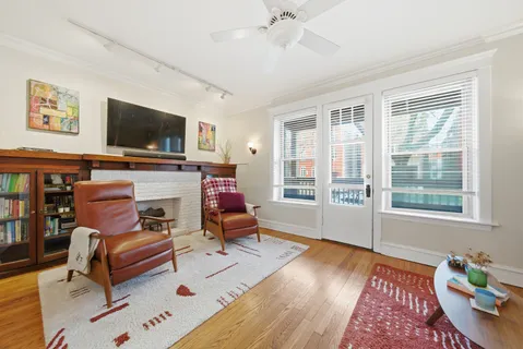 $875,000 | 1539 West Addison Street, Chicago, IL 60657