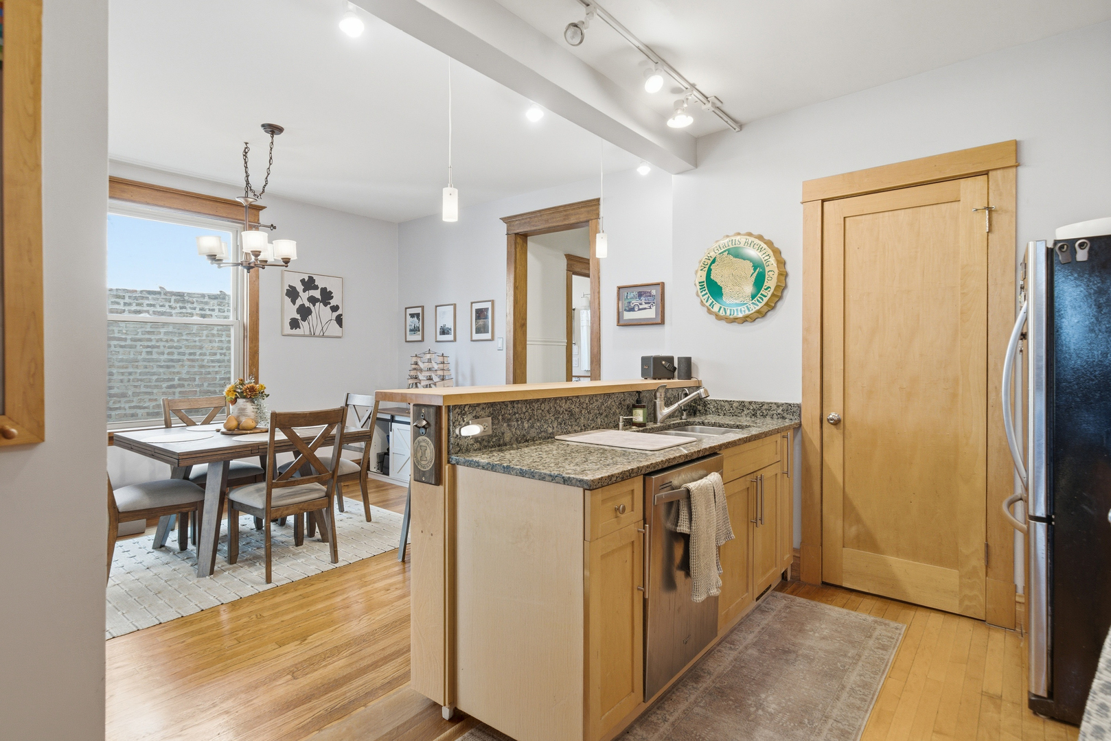 1539 West Addison Street Chicago, IL 60657 - Photo 32 of 40