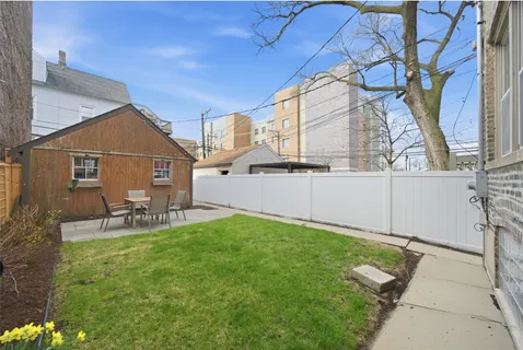 $875,000 | 1539 West Addison Street, Chicago, IL 60657