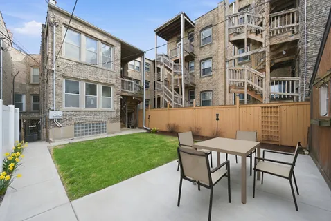 $875,000 | 1539 West Addison Street, Chicago, IL 60657
