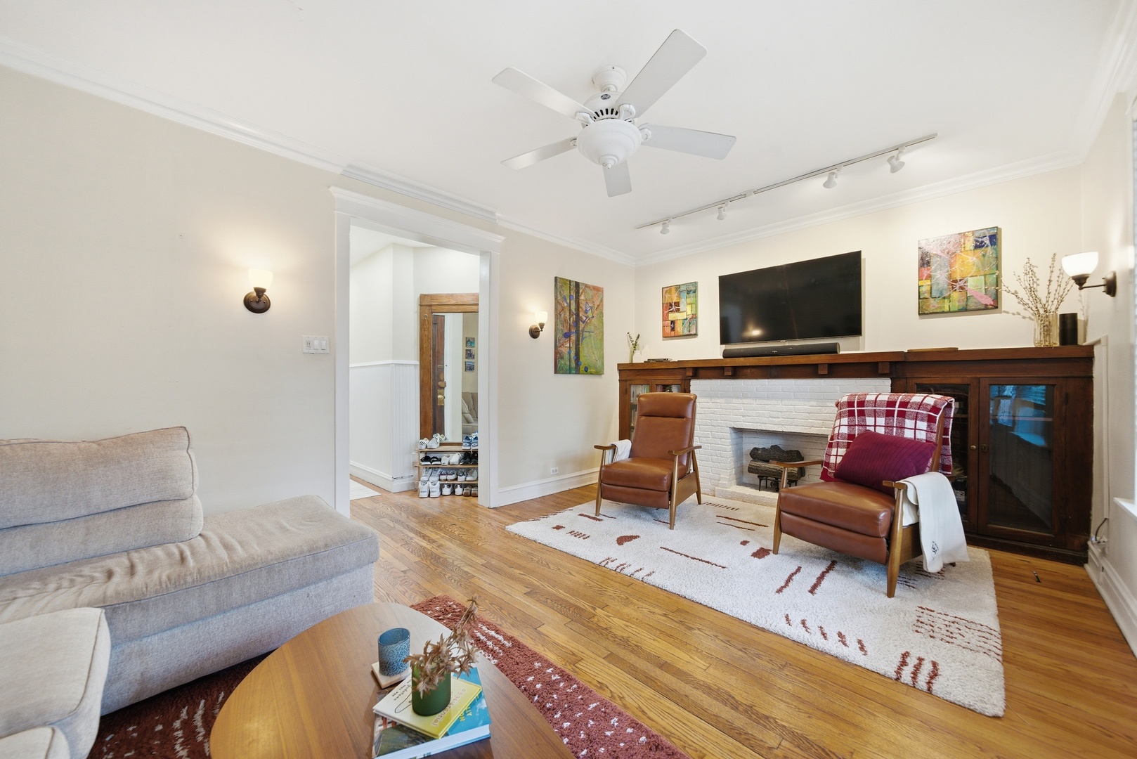 1539 West Addison Street Chicago, IL 60657 - Photo 5 of 40