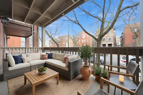 $875,000 | 1539 West Addison Street, Chicago, IL 60657