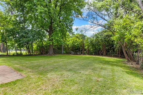 $325,000 | 747 Burwick Terrace, Manchester, MO 63021