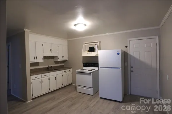 $975 | 435 Arlington Circle Northwest, Unit D, Lenoir, NC 28645