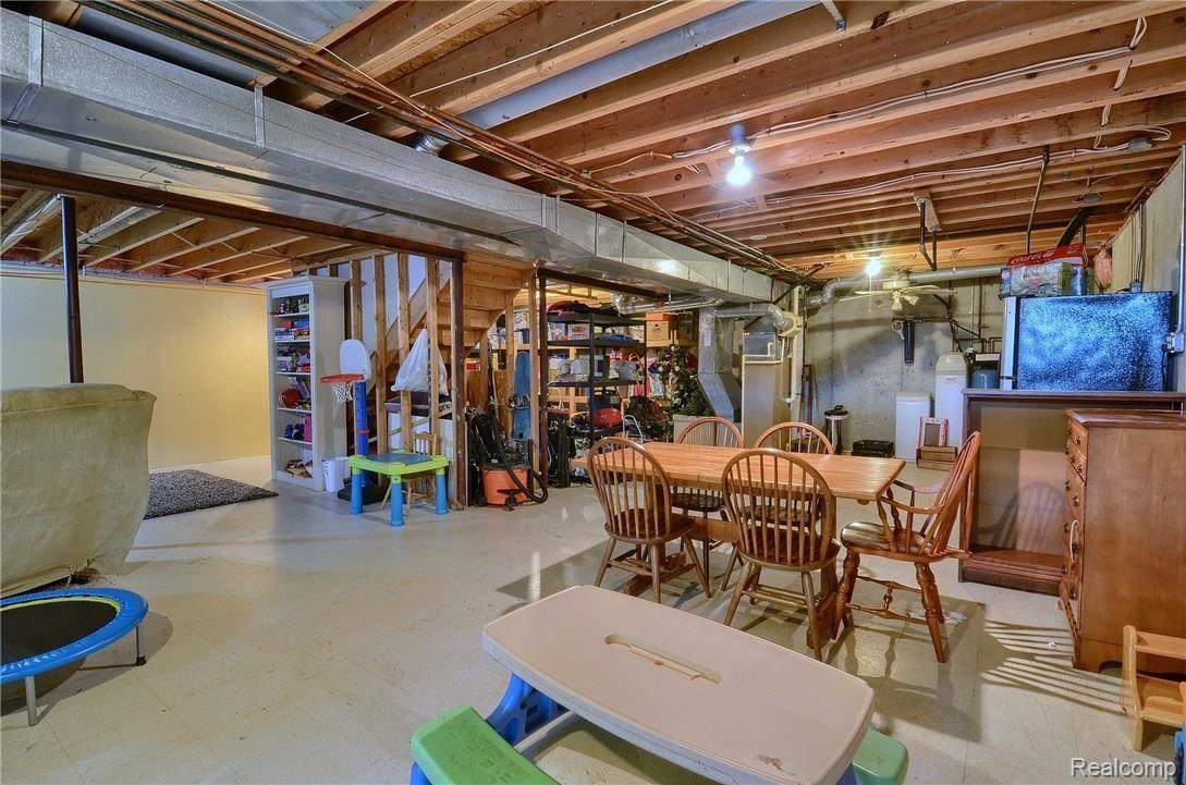 11248 Ridge View Trail Fenton, MI 48430 - Photo 31 of 32 Lower_Level_l.jpg